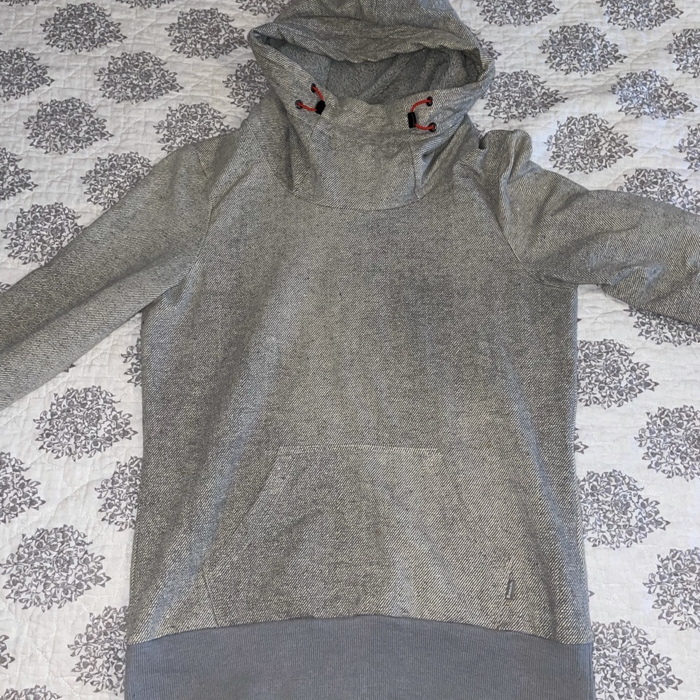 Buckle bench cow neck hoodie